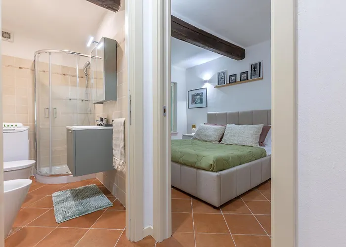 Guesthost - Charming Int - 4 *