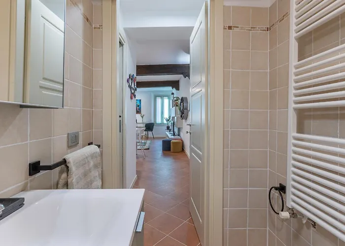 Guesthost - Charming Int - 4 * فيرّارا